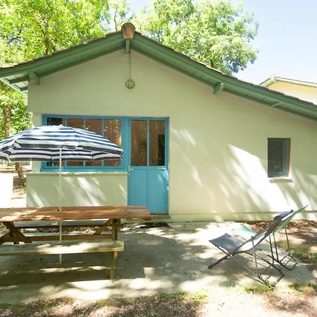 Maisonnette 6 Pers Dans Avec Piscine *