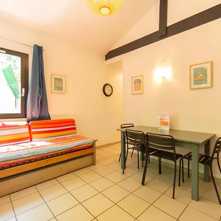Maisonnette 6 Pers Dans Avec Piscine *
